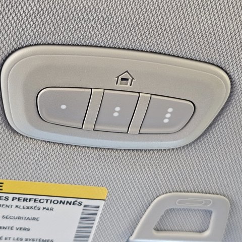 Used 2023 Jeep Grand Cherokee L Limited w/ Black Appearance Package image 22