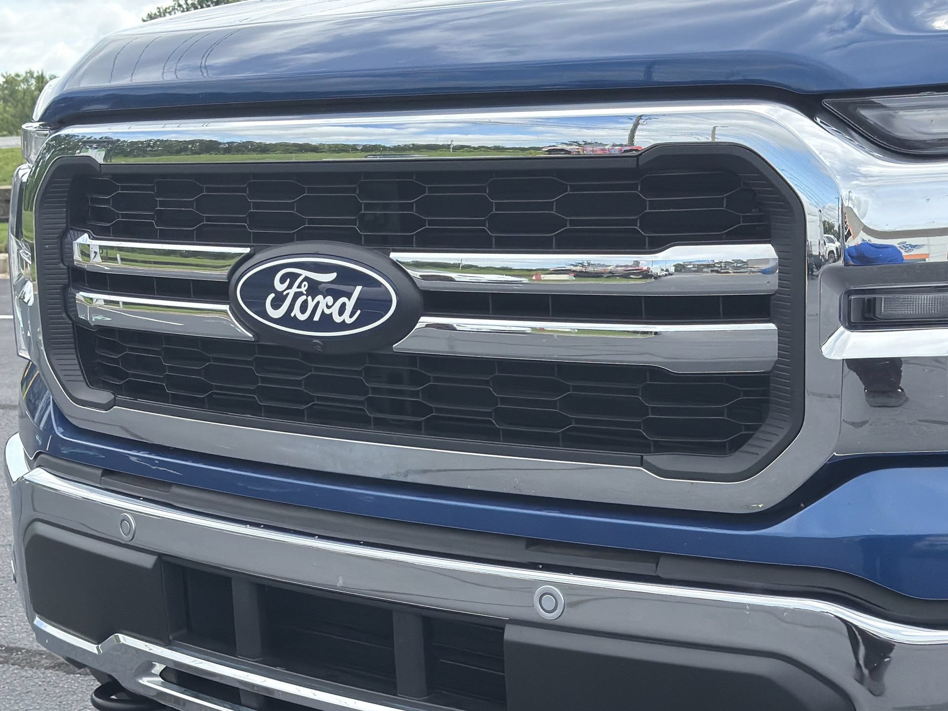 Certified 2025 Ford F150 Lariat w/ Equipment Group 502A High AWD/4WD image 40