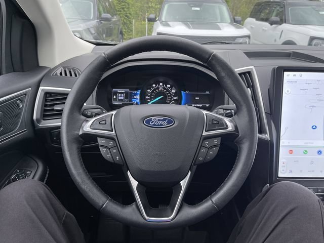 Certified 2024 Ford Edge Titanium w/ Equipment Group 301A AWD/4WD image 35