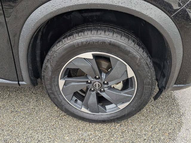 Used 2025 Nissan Rogue SV FWD image 11