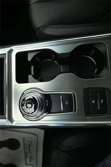 Certified 2022 Ford Edge Titanium w/ Class II Trailer Tow Package image 33