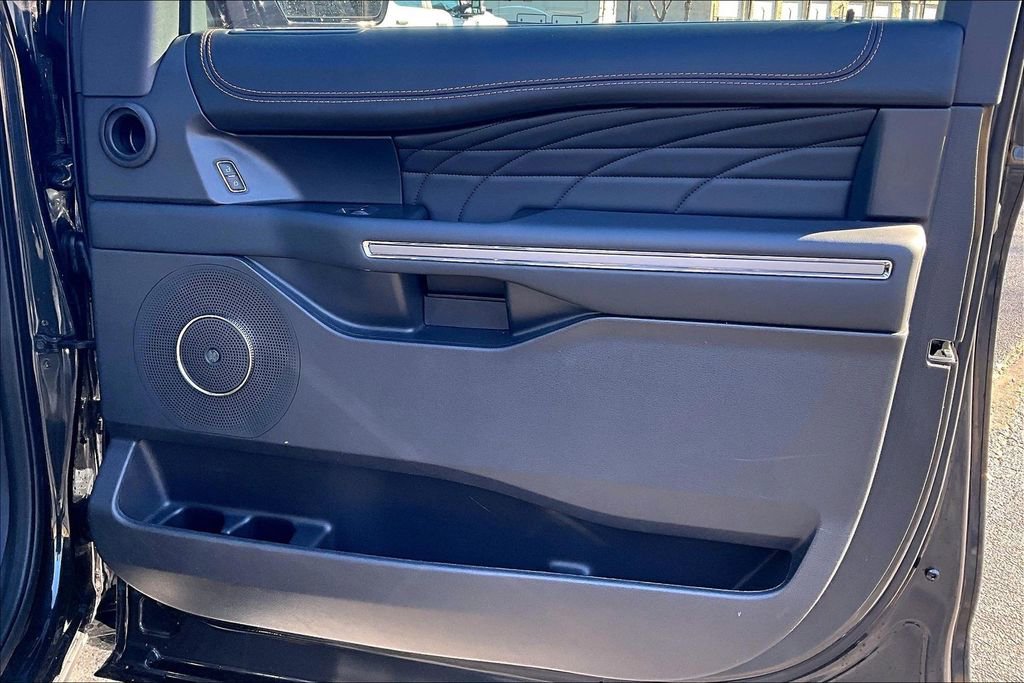 Certified 2024 Ford Expedition Platinum image 24