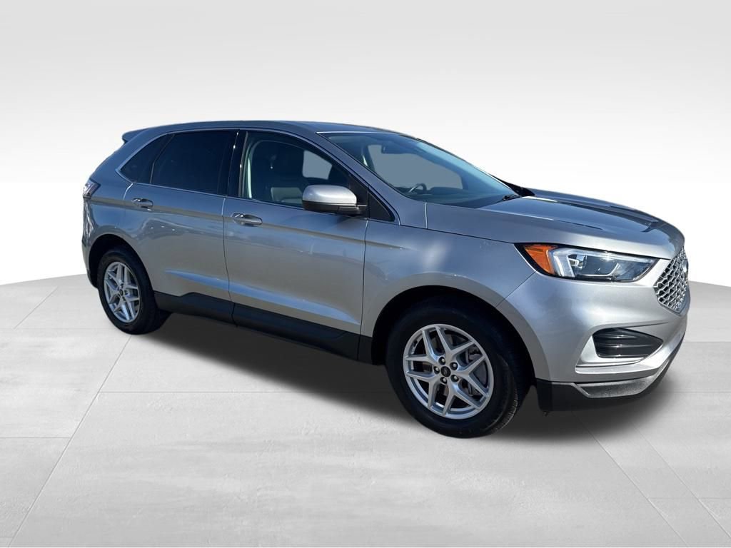 Certified 2024 Ford Edge SEL image 9