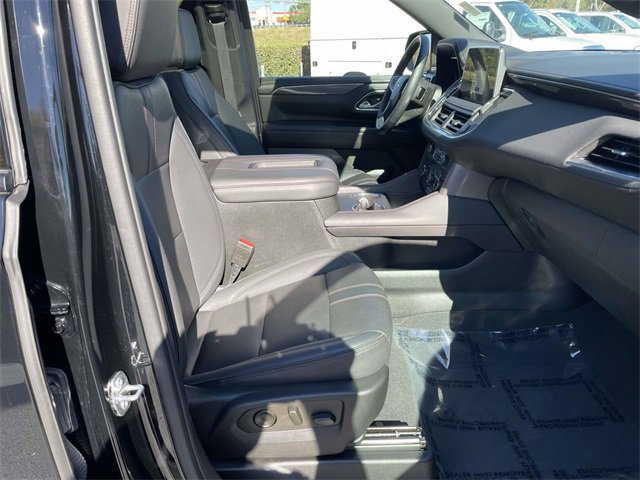 Used 2023 Chevrolet Suburban RST w/ Sport Performance Package image 33