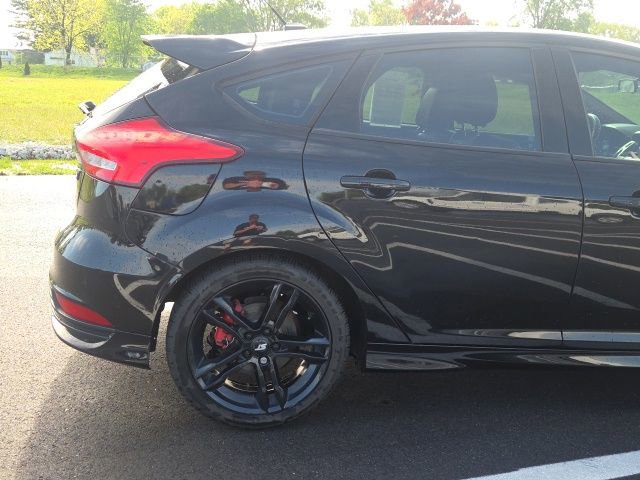 Certified 2017 Ford Focus ST w/ Equipment Group 402A FWD image 7