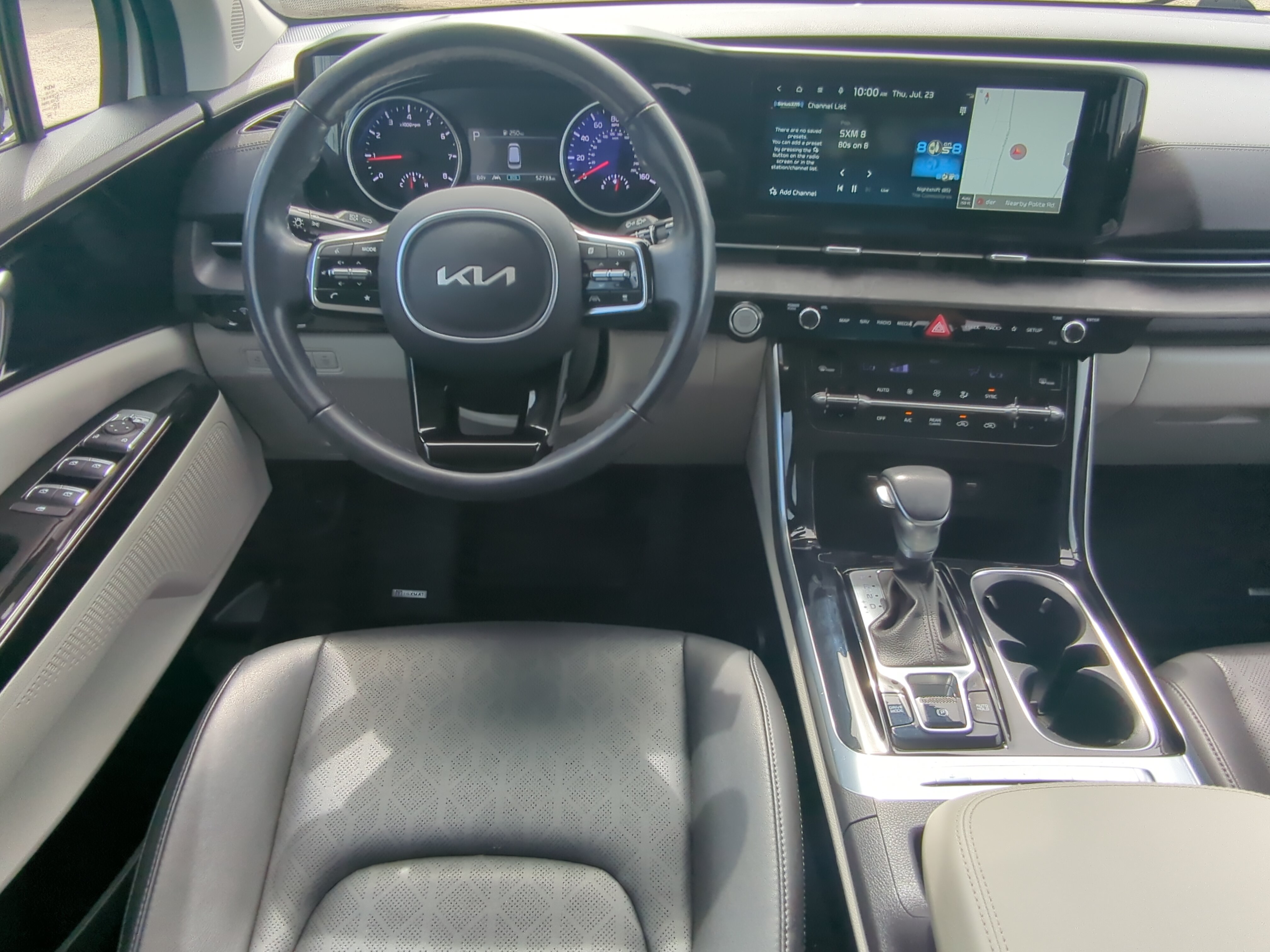 Used 2023 Kia Carnival EX FWD image 14