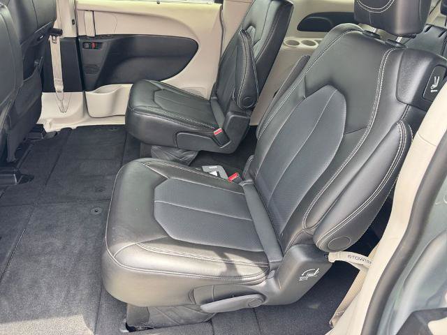 Used 2024 Chrysler Pacifica Touring-L FWD image 10