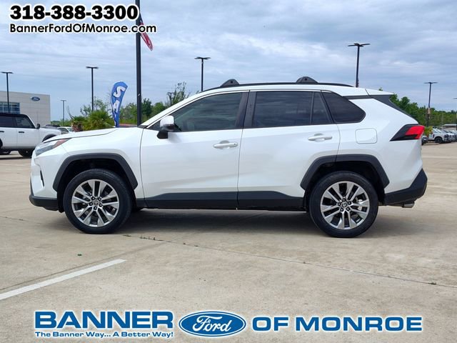 Used 2023 Toyota RAV4 XLE Premium FWD image 3