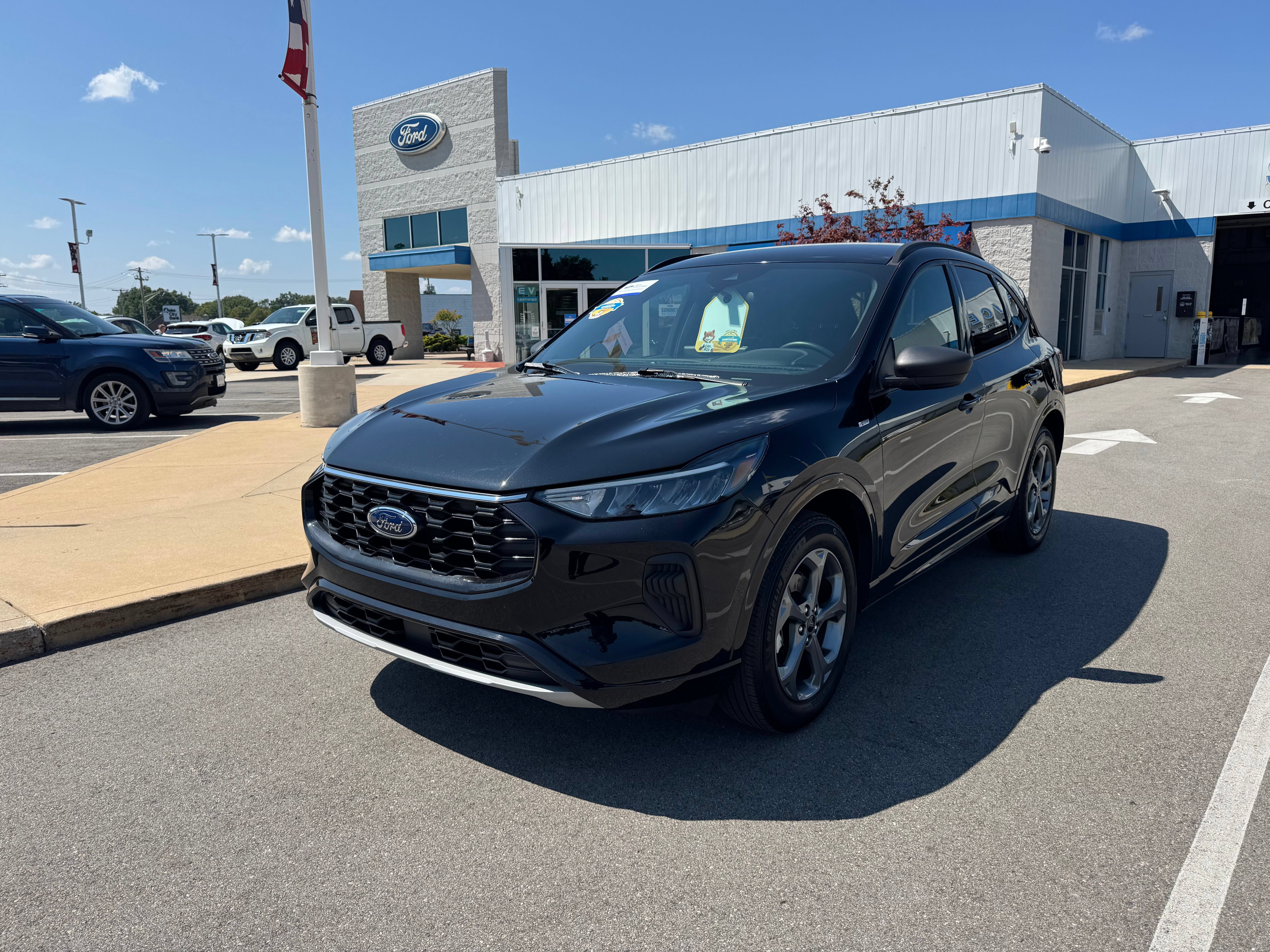 Certified 2024 Ford Escape ST-Line w/ Tech Pack #1 AWD/4WD image 3