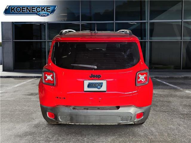 Used 2023 Jeep Renegade Latitude AWD/4WD image 3