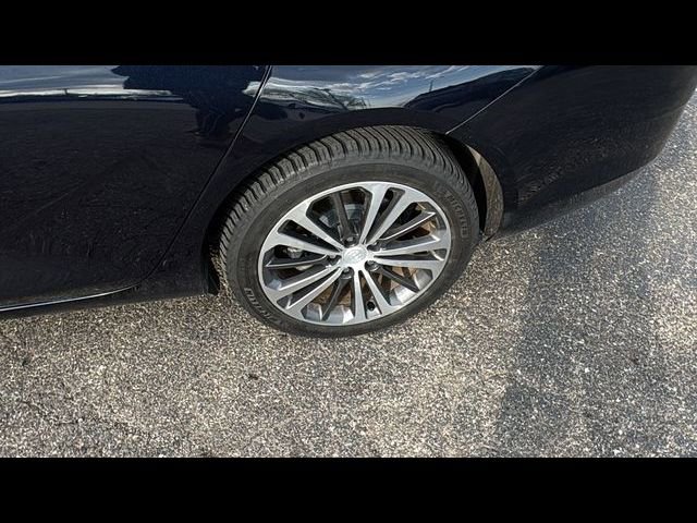 Used 2018 Buick Regal Essence FWD image 28