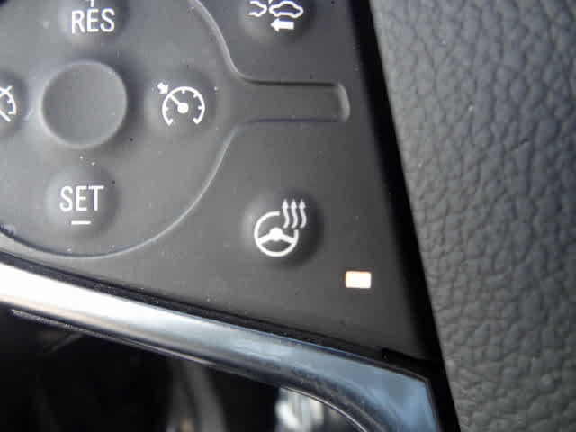 Used 2023 Chevrolet Traverse LT w/ LT Premium Package AWD/4WD image 25