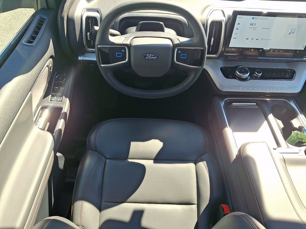 Certified 2025 Ford Expedition Active AWD/4WD image 13