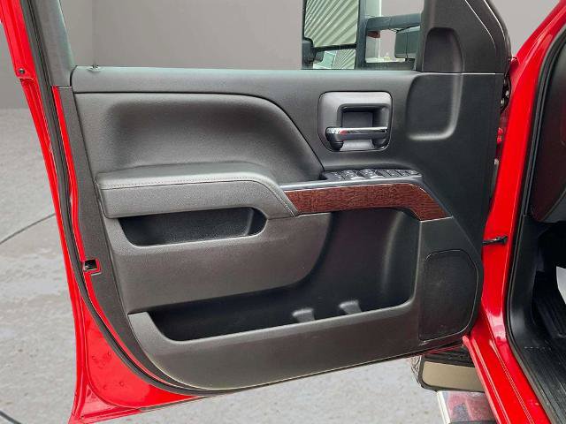 Used 2019 GMC Sierra 2500 SLE w/ SLE Preferred Package AWD/4WD image 14