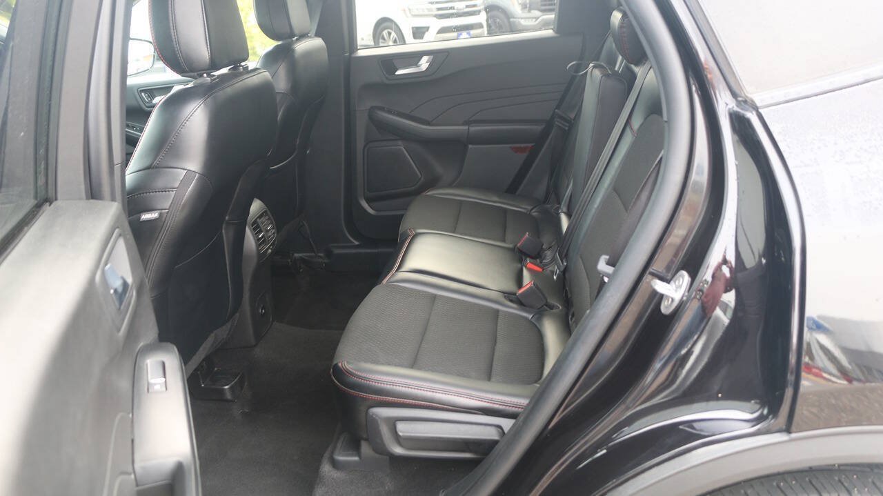 Certified 2025 Ford Escape ST-Line Select AWD/4WD image 13