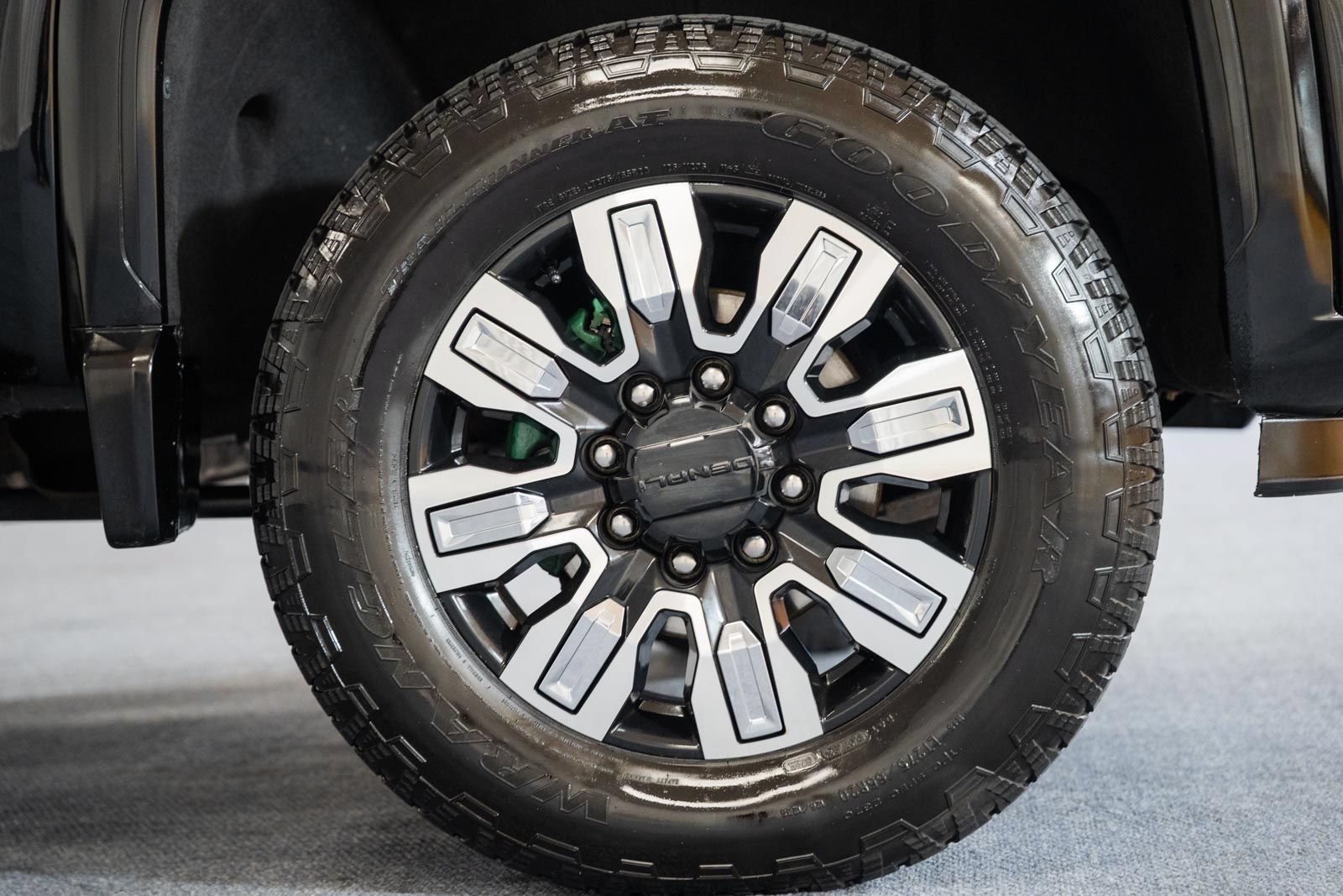 Used 2024 GMC Sierra 2500 Denali AWD/4WD image 19