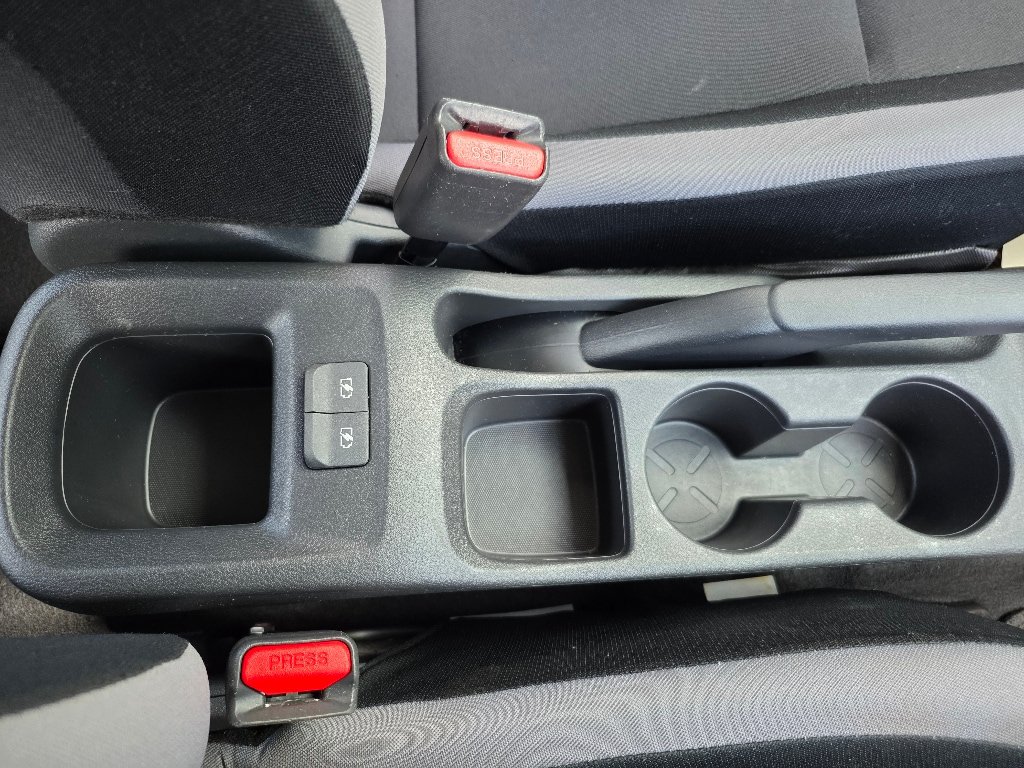 Used 2025 Nissan Versa S FWD image 18