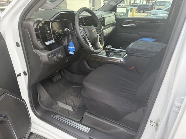 Used 2024 Chevrolet Silverado 1500 LT image 9