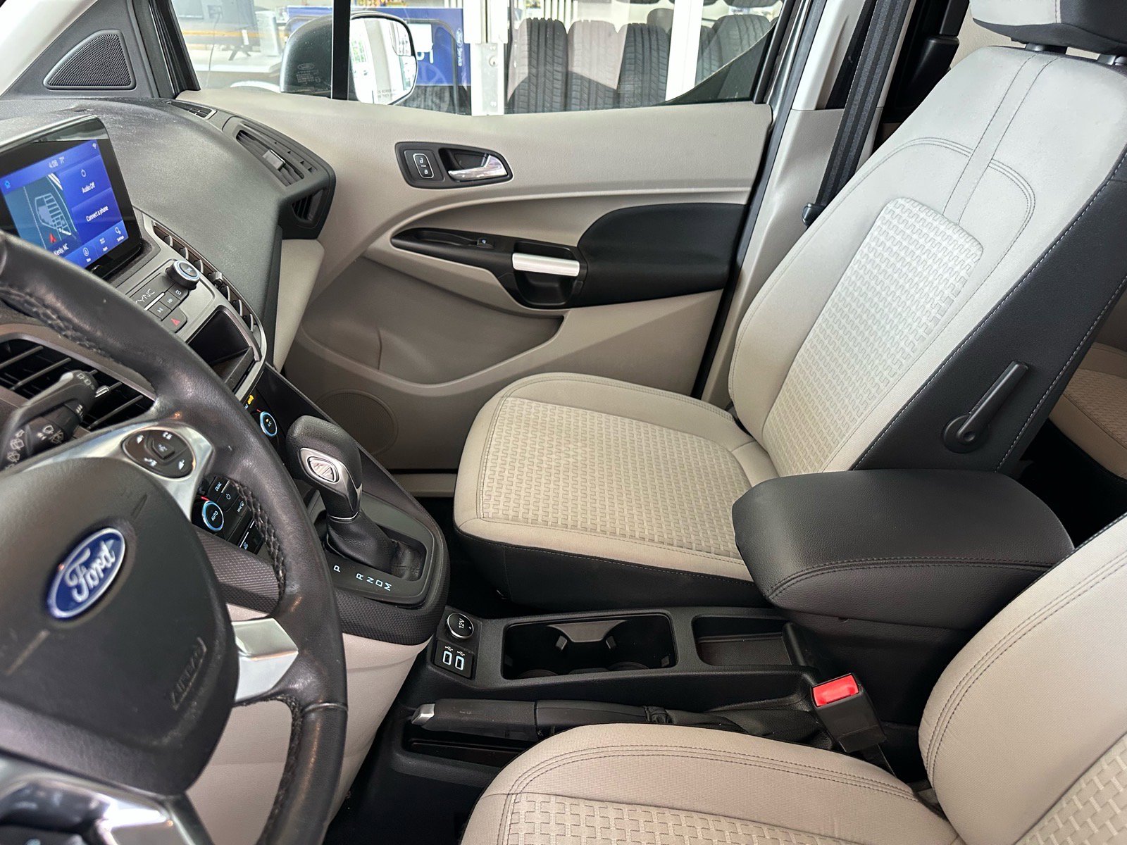 Certified 2019 Ford Transit Connect XLT FWD image 17
