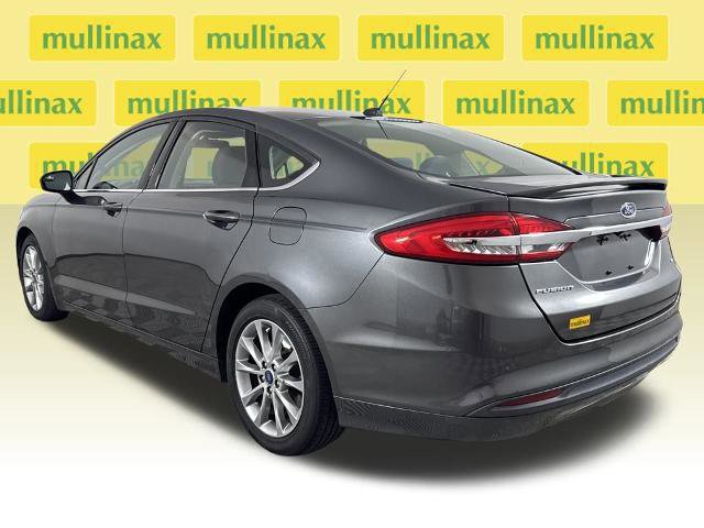 Certified 2017 Ford Fusion SE w/ Fusion SE Technology Package image 3
