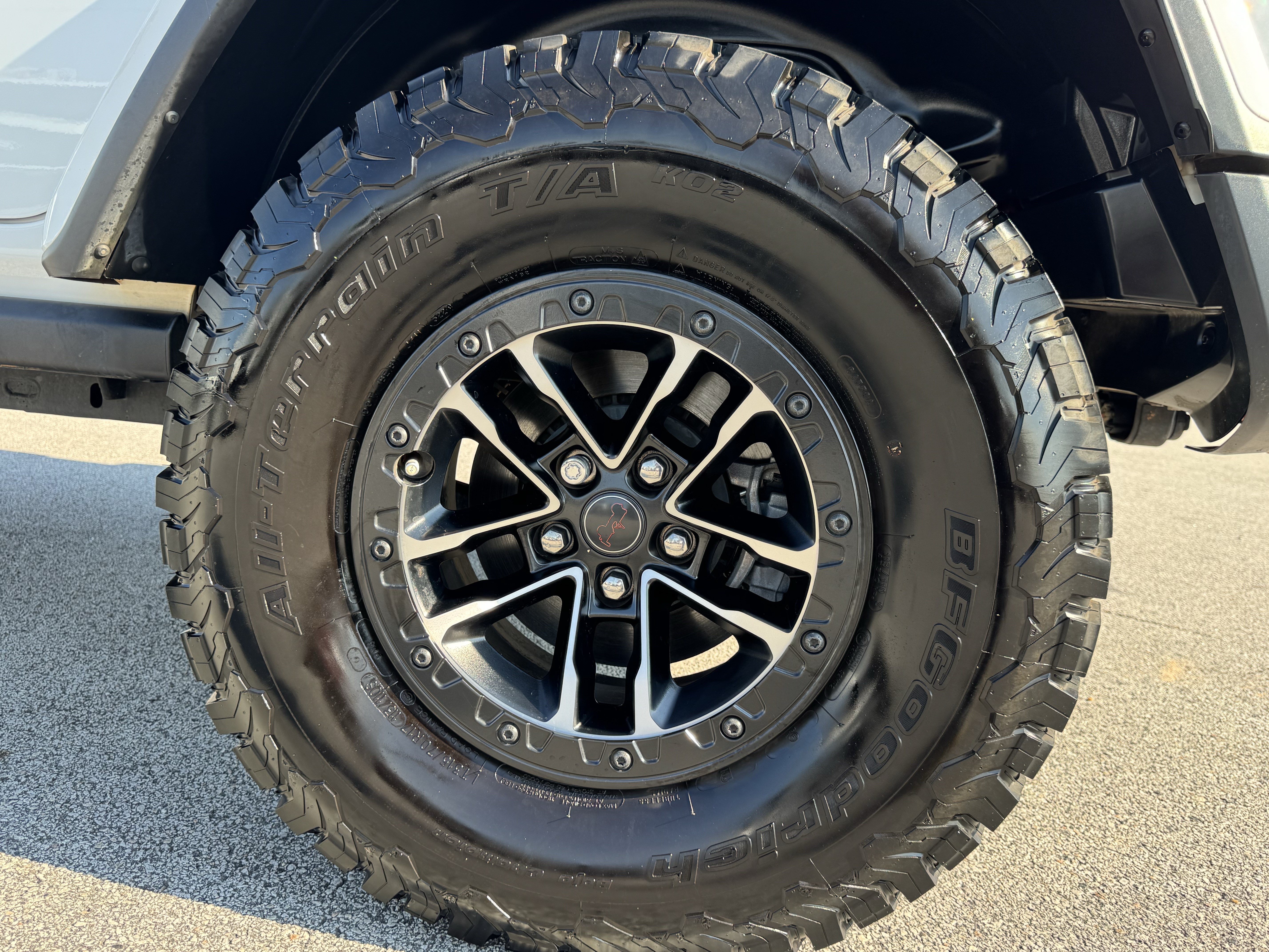 Used 2024 Jeep Wrangler Unlimited Rubicon AWD/4WD image 22