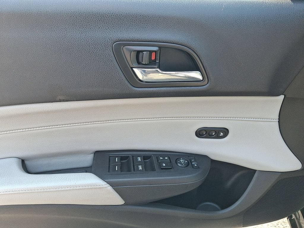 Used 2018 Acura ILX FWD image 9