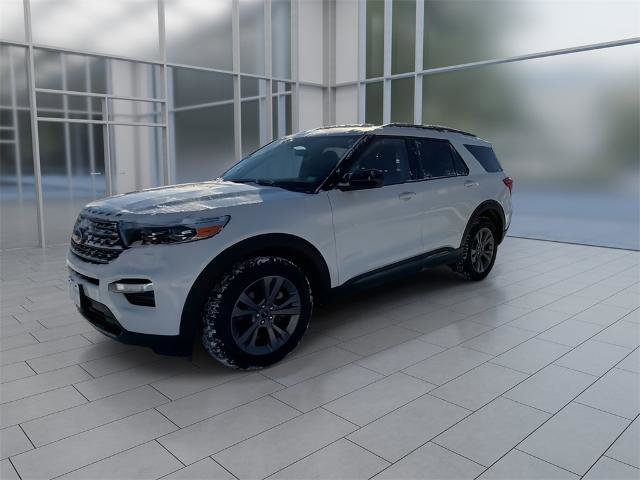 Certified 2023 Ford Explorer XLT w/ Equipment Group 202A image 4