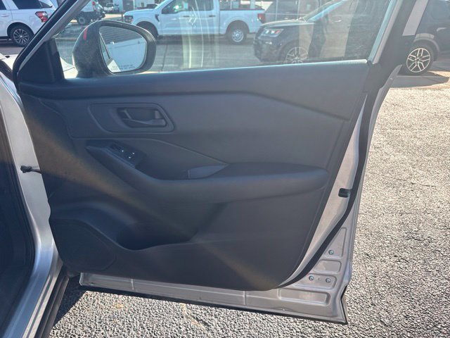 Used 2024 Nissan Rogue S AWD/4WD image 19