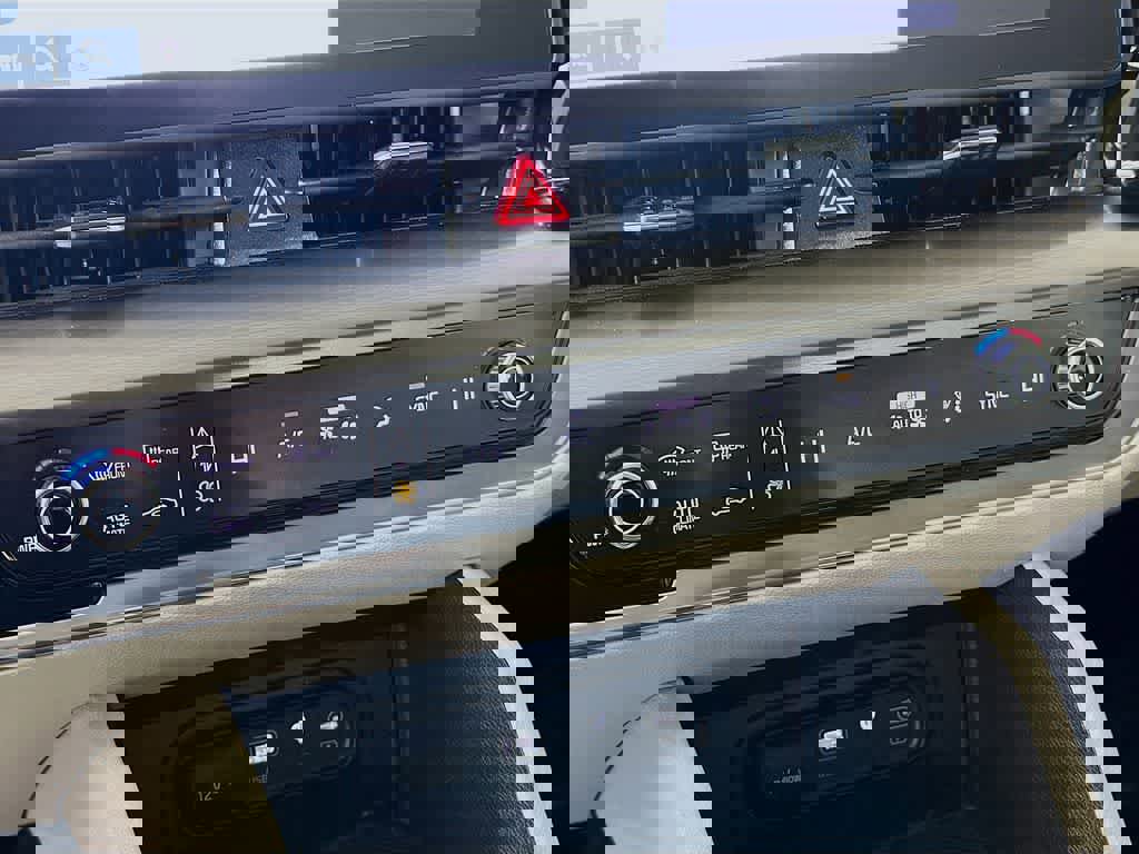 Used 2023 Kia Sportage EX image 21