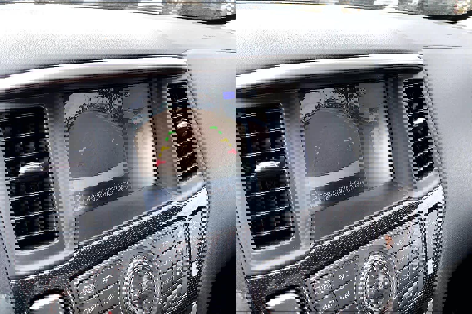 Used 2020 Nissan Pathfinder SL image 27