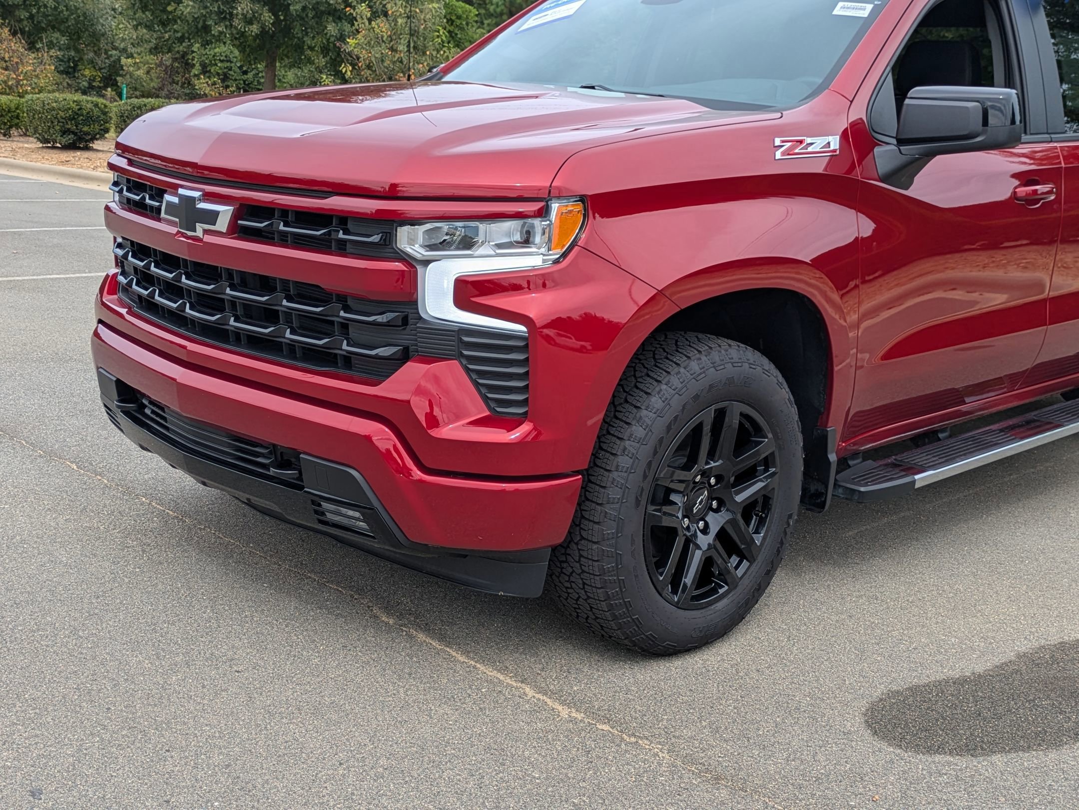 Used 2024 Chevrolet Silverado 1500 RST image 2