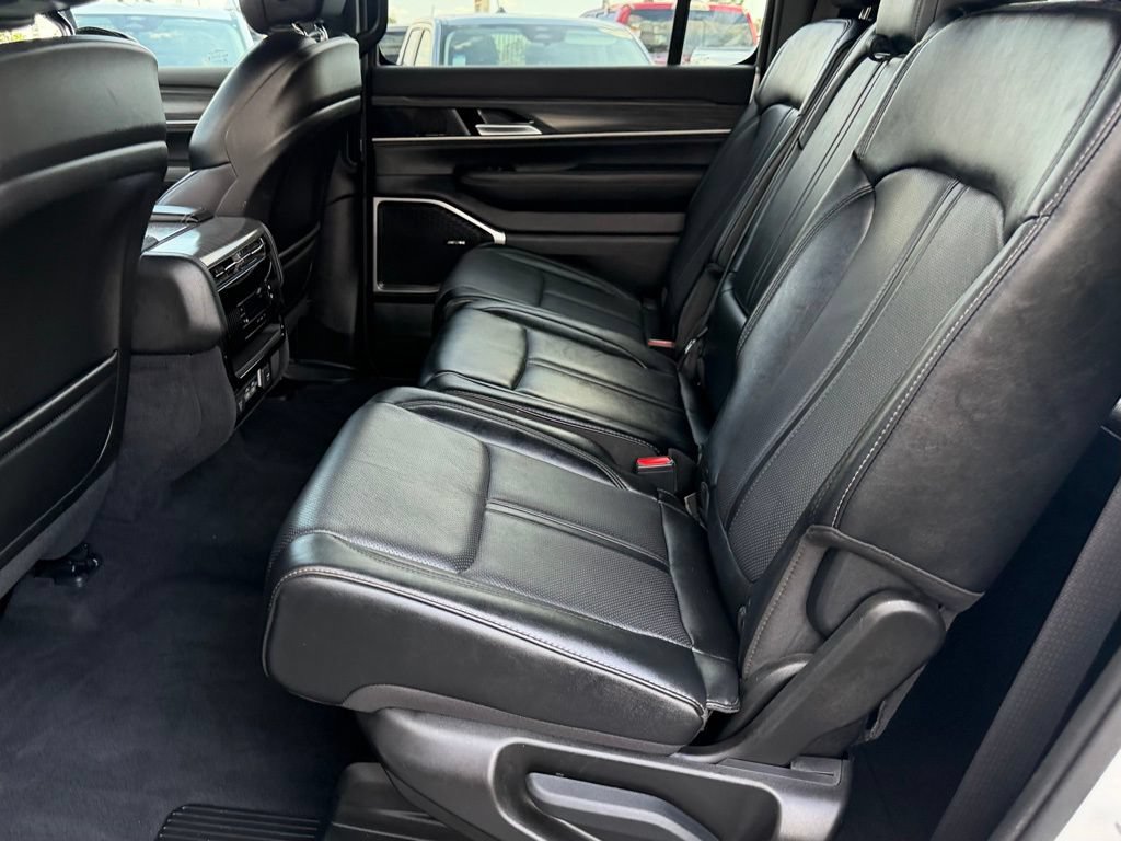 Used 2024 Jeep Wagoneer Series II w/ Flexible Seating Group RWD image 31