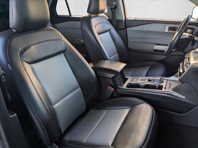 Certified 2022 Ford Explorer XLT w/ Equipment Group 202A RWD image 22