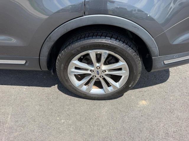 Certified 2018 Ford Explorer Limited w/ Equipment Group 301A FWD image 9