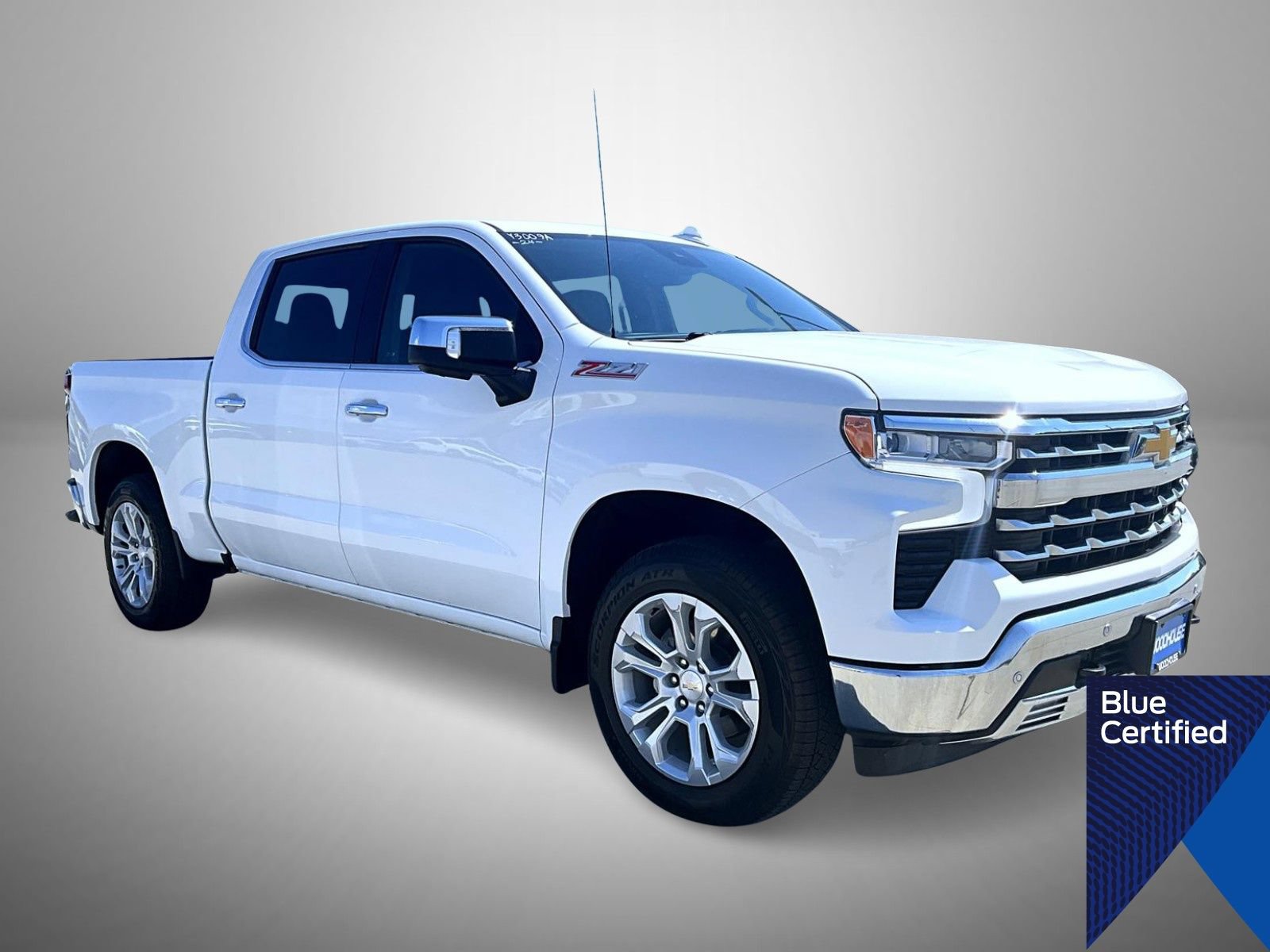 Used 2024 Chevrolet Silverado 1500 LTZ AWD/4WD image 3