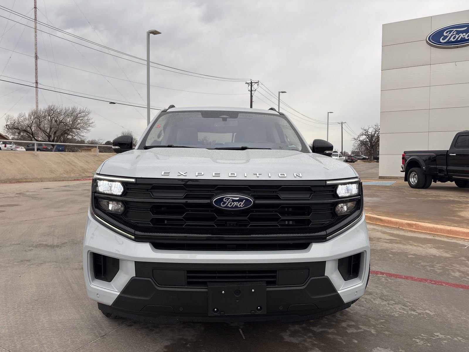 Certified 2025 Ford Expedition Active image 2