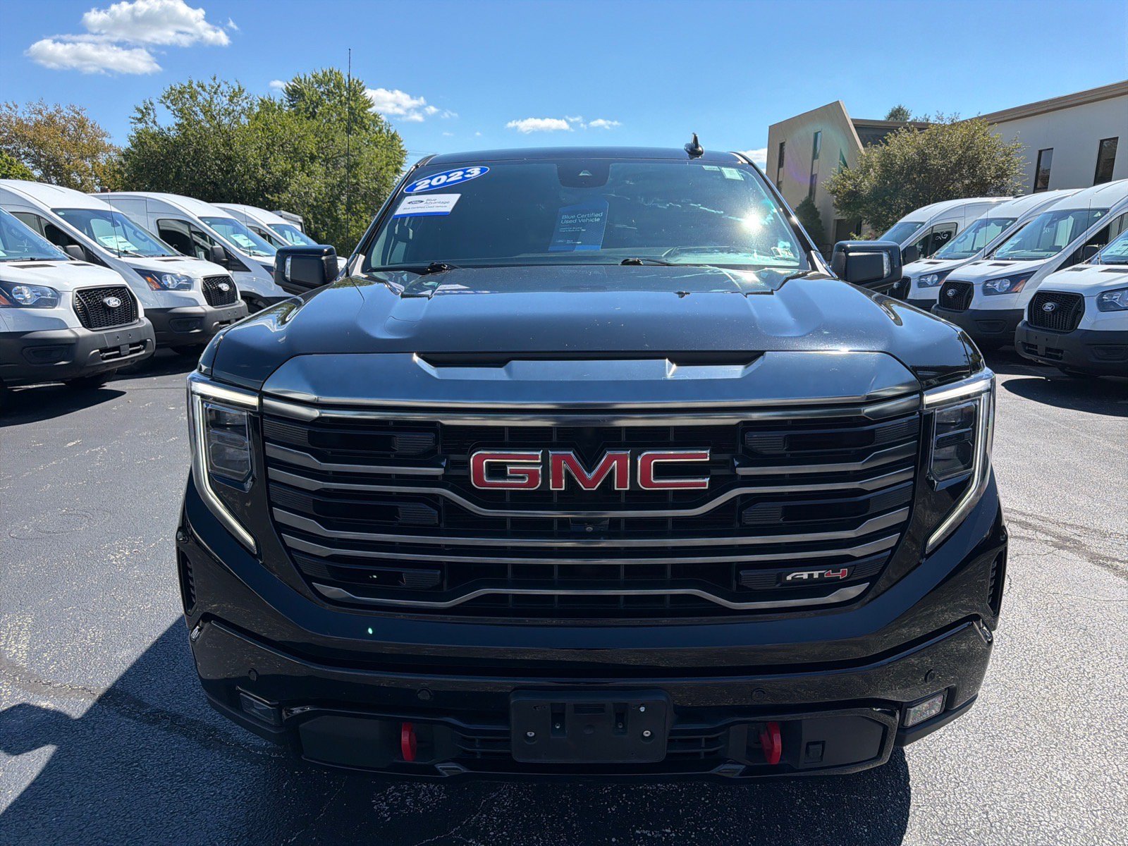 Used 2023 GMC Sierra 1500 AT4 w/ Technology Package AWD/4WD image 2