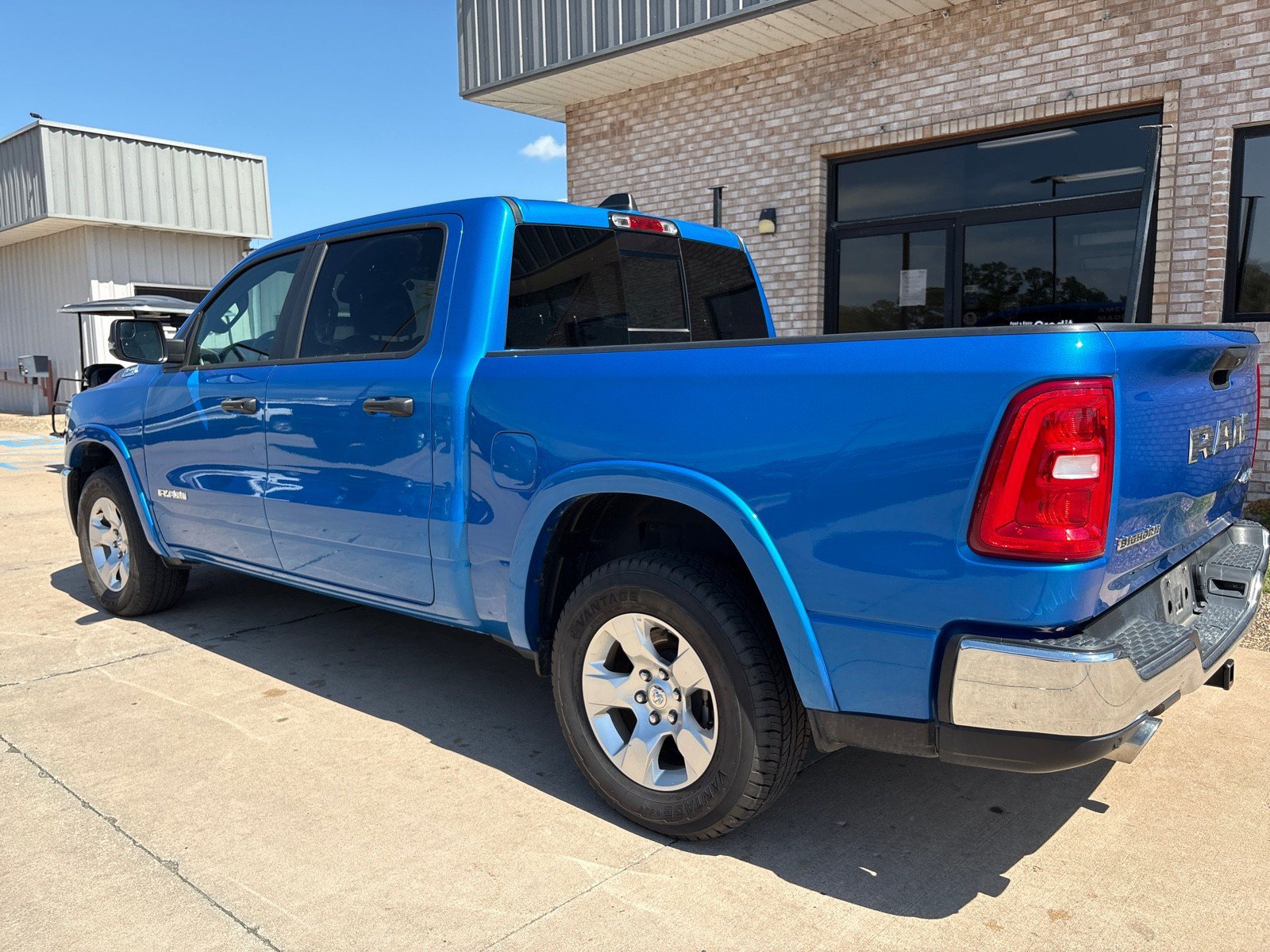 Used 2025 RAM 1500 Big Horn AWD/4WD image 10