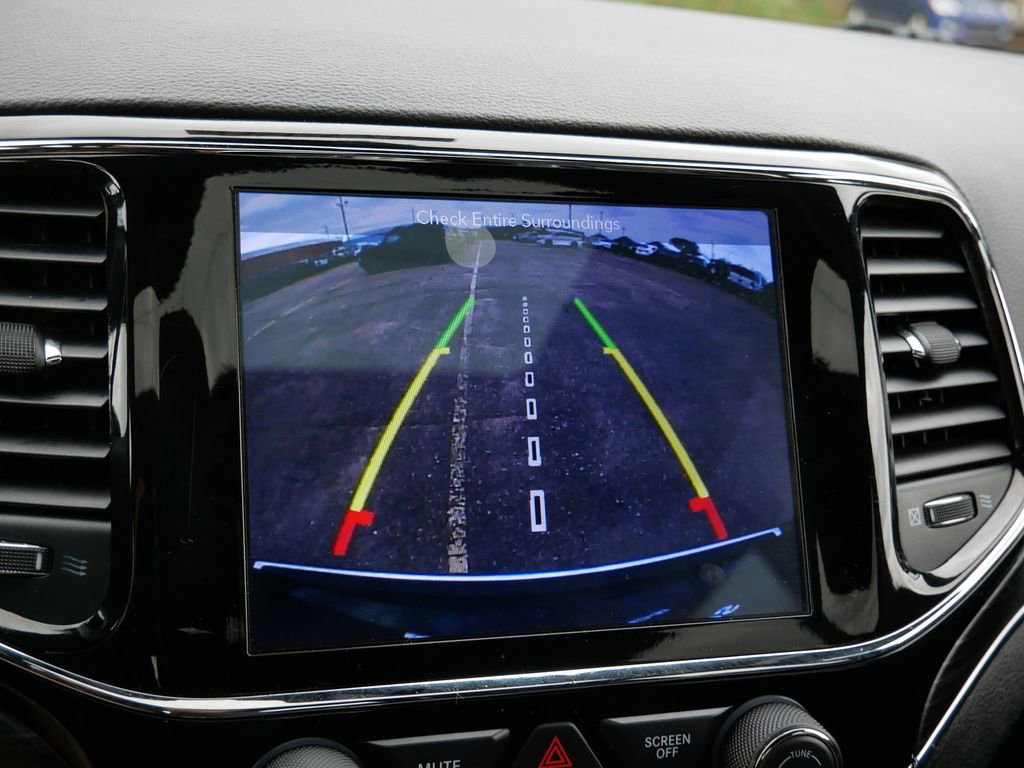 Used 2019 Jeep Grand Cherokee Limited AWD/4WD image 26