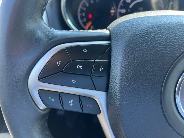 Used 2019 Jeep Grand Cherokee Laredo AWD/4WD image 17