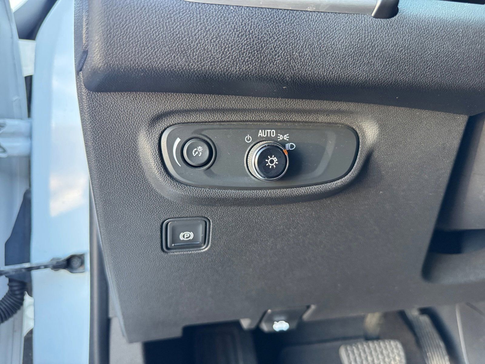 Used 2020 GMC Terrain SLE image 20