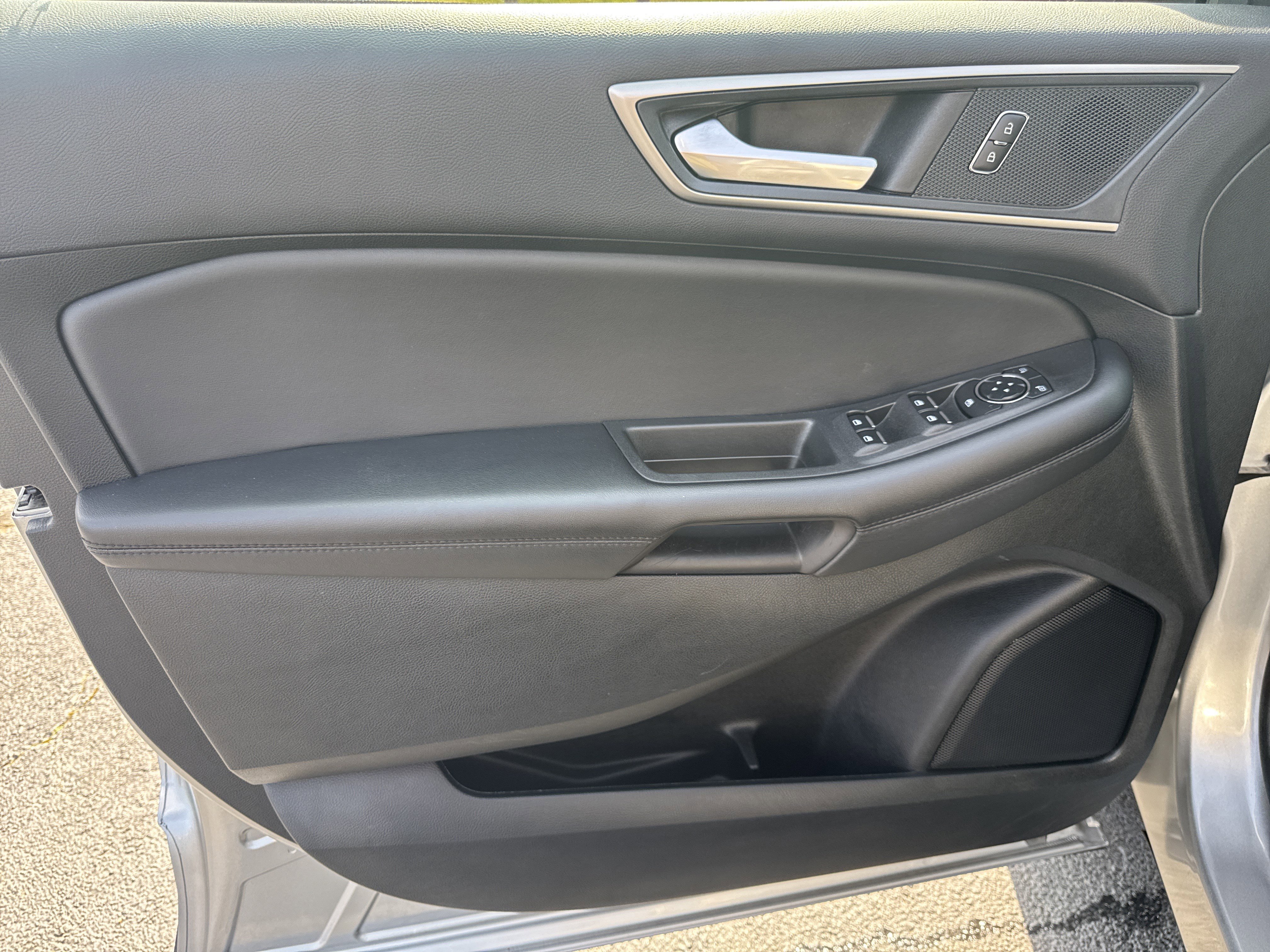 Certified 2024 Ford Edge SEL image 11