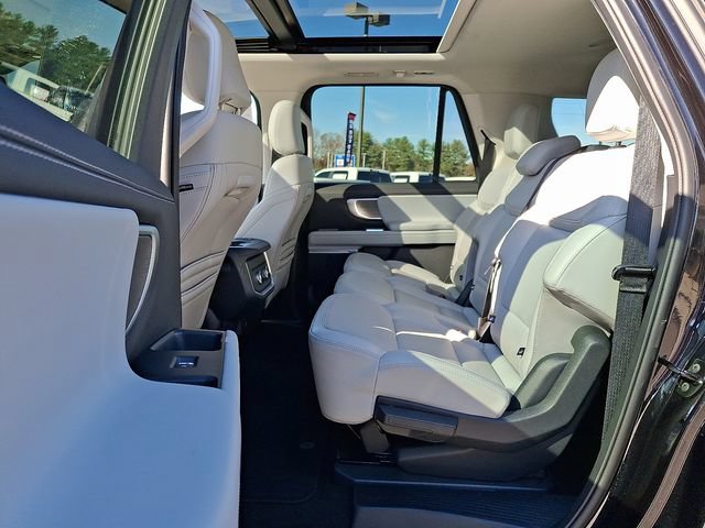 Certified 2025 Ford Expedition Max Platinum AWD/4WD image 10
