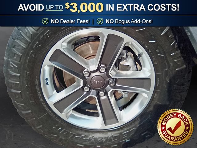 Used 2018 Jeep Wrangler Unlimited Sahara AWD/4WD image 13