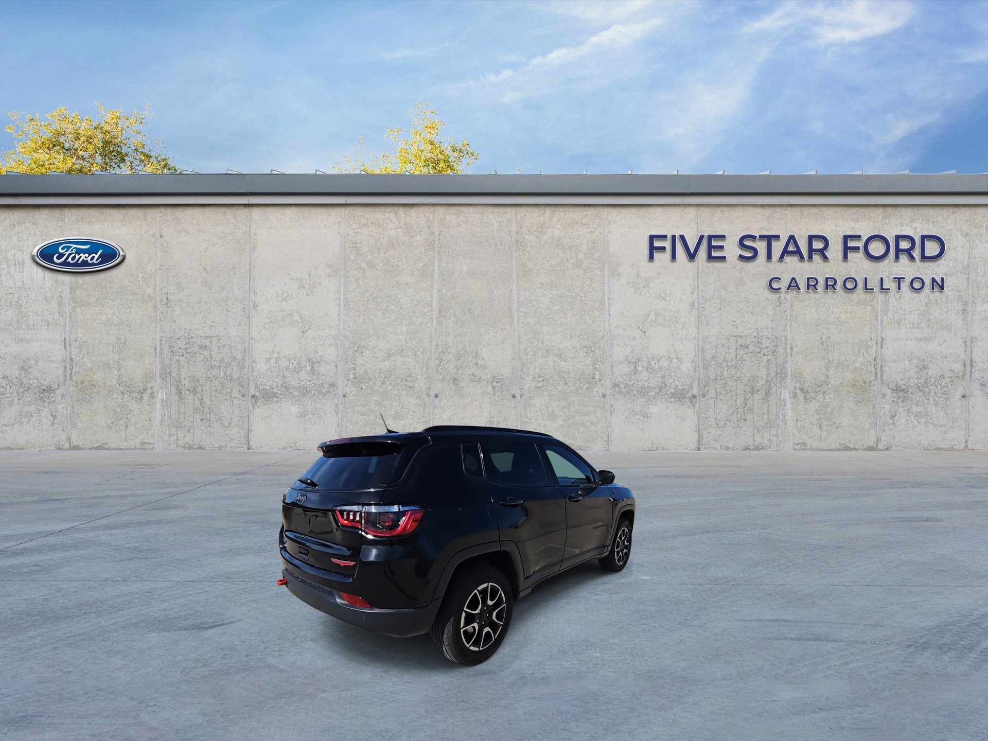 Used 2024 Jeep Compass Trailhawk image 5