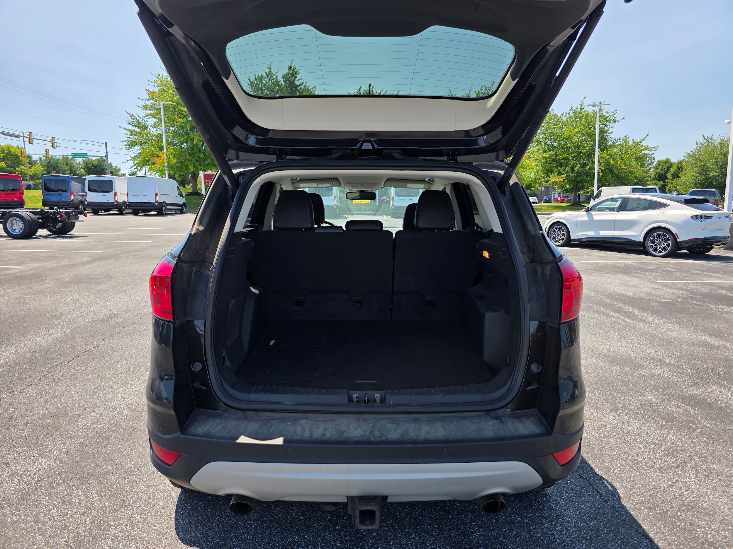 Certified 2019 Ford Escape Titanium AWD/4WD image 9