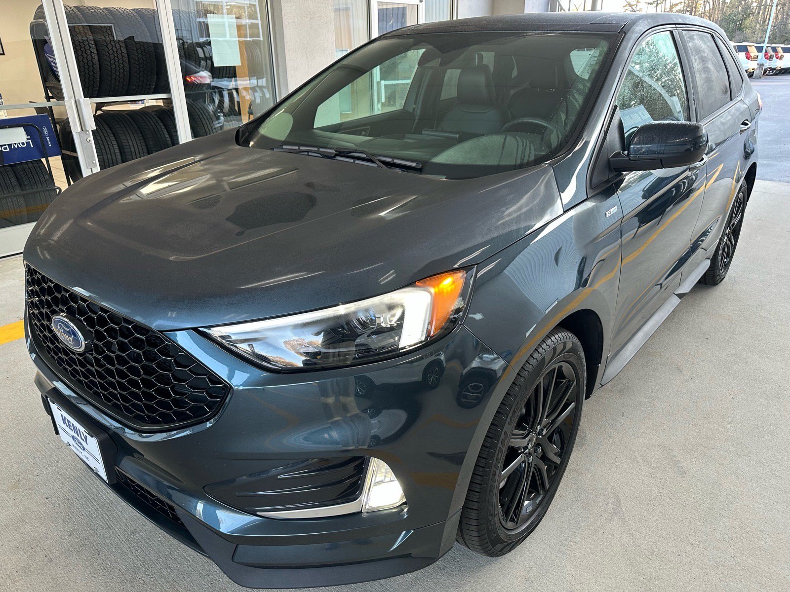 Certified 2024 Ford Edge ST-Line w/ Class II Trailer Tow Package AWD/4WD image 3