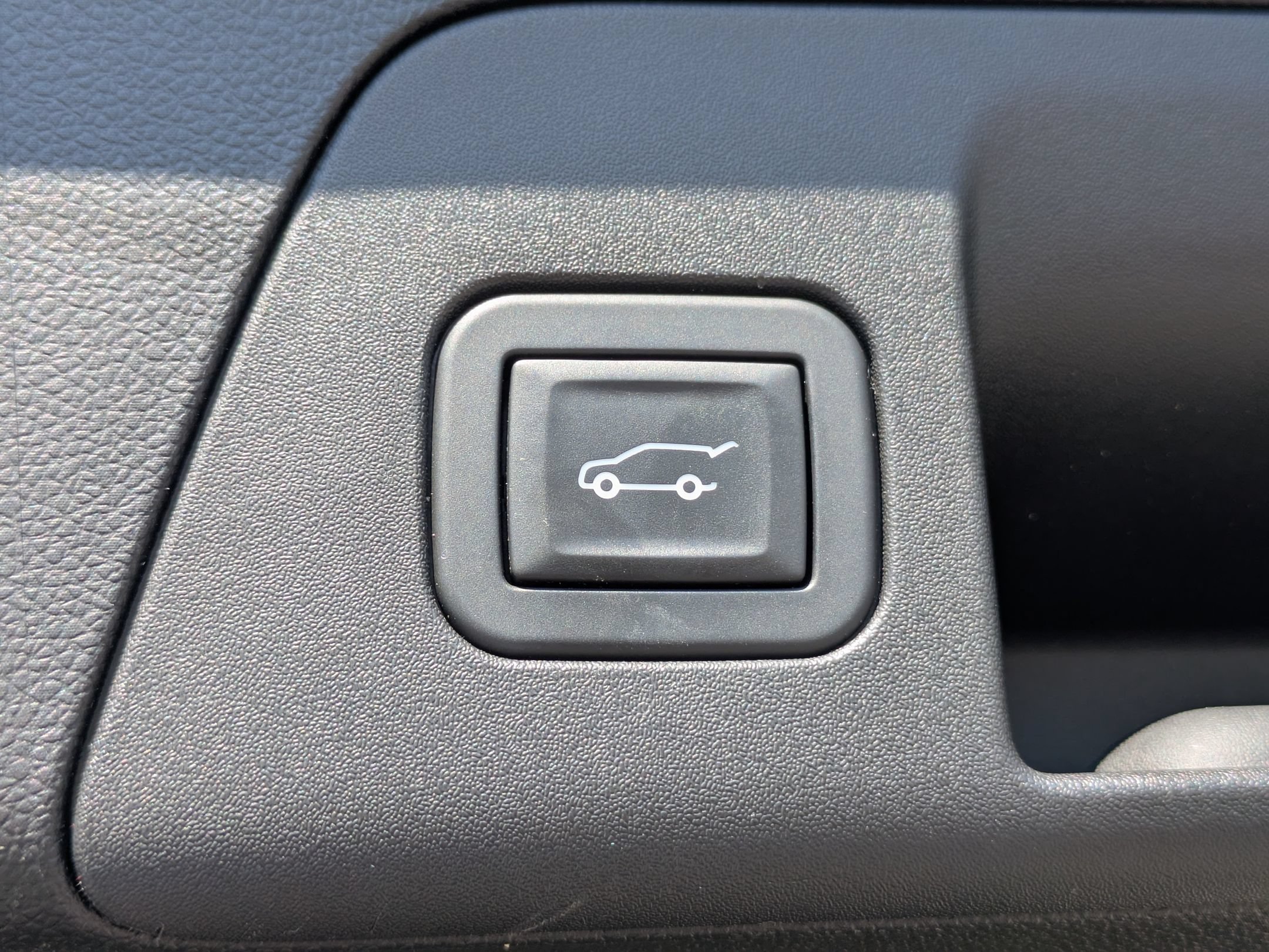 Used 2023 Buick Envision Essence w/ Technology Package I AWD/4WD image 35
