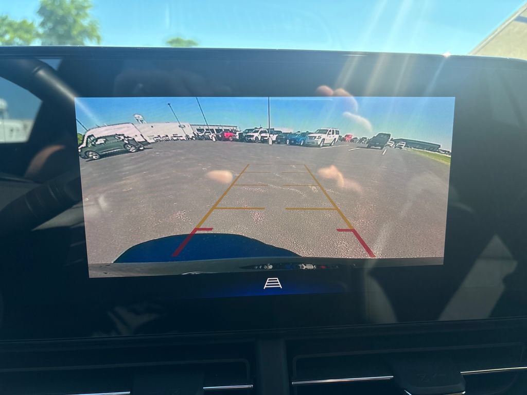 Used 2024 Chevrolet Trax ACTIV w/ Sunroof Package FWD image 19