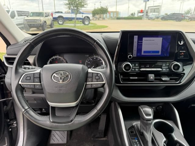 Used 2023 Toyota Highlander LE AWD/4WD image 13